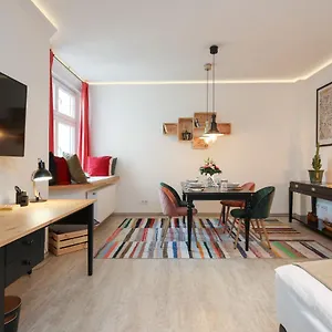 4 Personen Altbau Nahe Kurfürstendamm Berlin